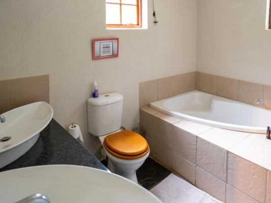 Room image 18
