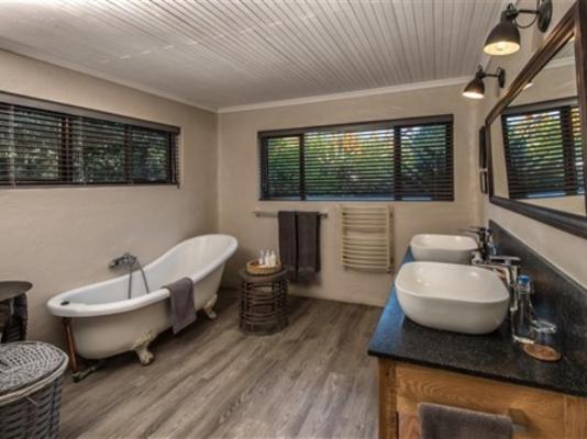 Room image 1