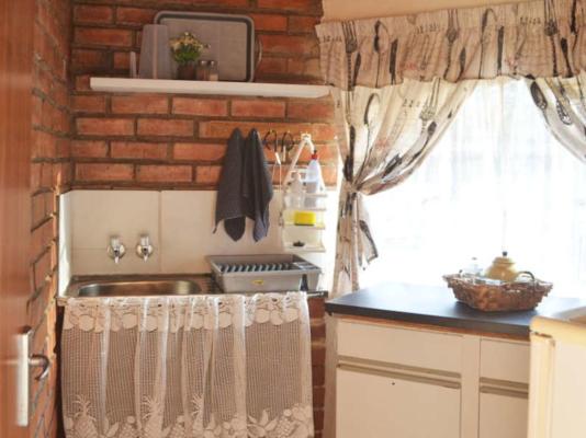Room image 9