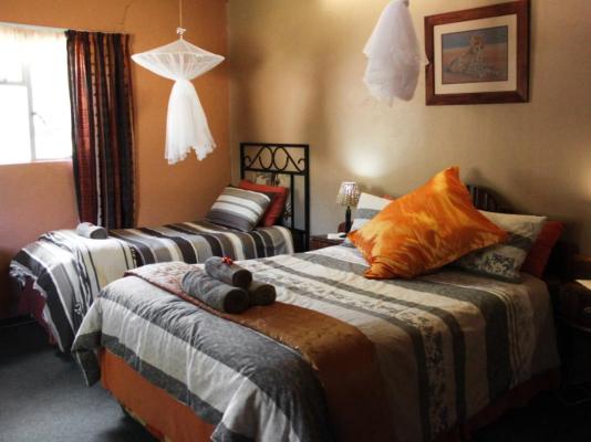Room image 4