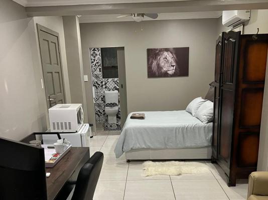 Room image 1