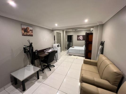 Room image 4