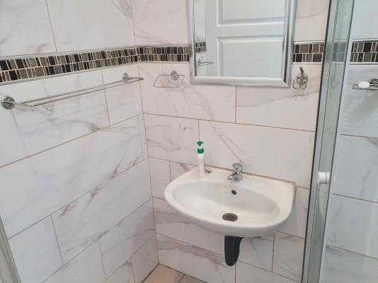 Room image 1