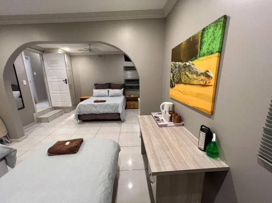Room image 4