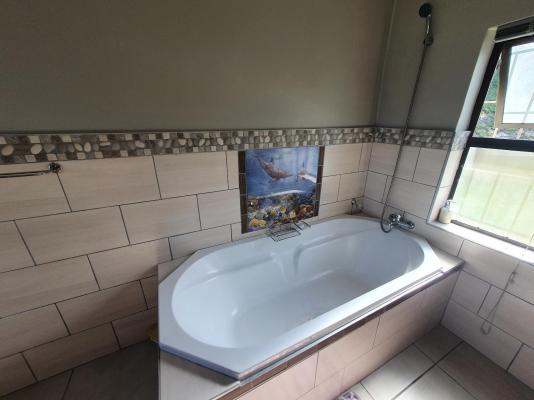 Room image 24