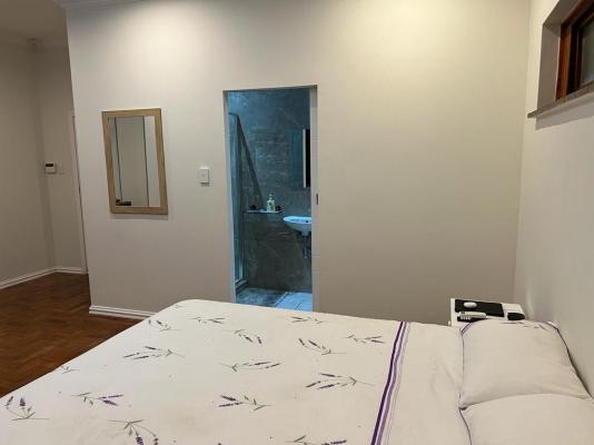 Room image 1