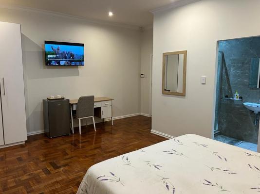 Room image 3