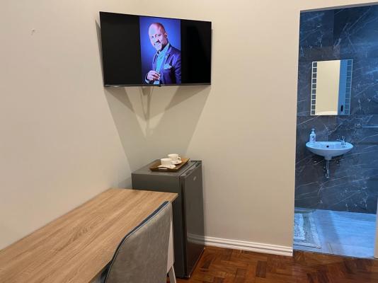 Room image 5