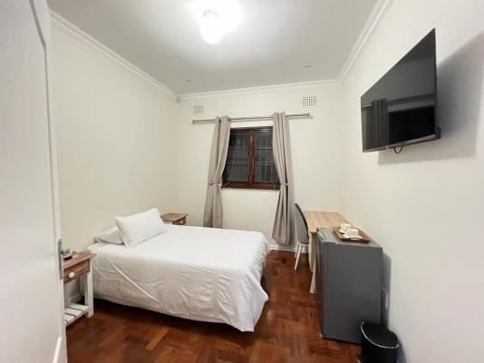 Room image 1