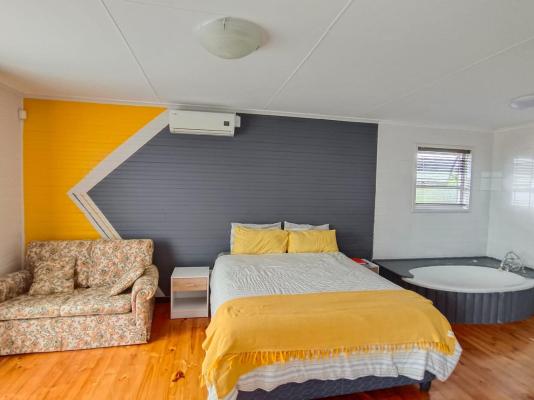 Room image 10