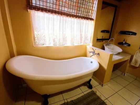 Room image 9
