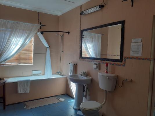 Room image 5