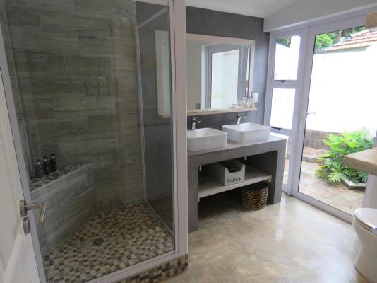 Room image 5
