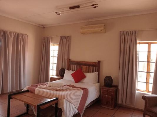 Kuruman Hotel - 198849