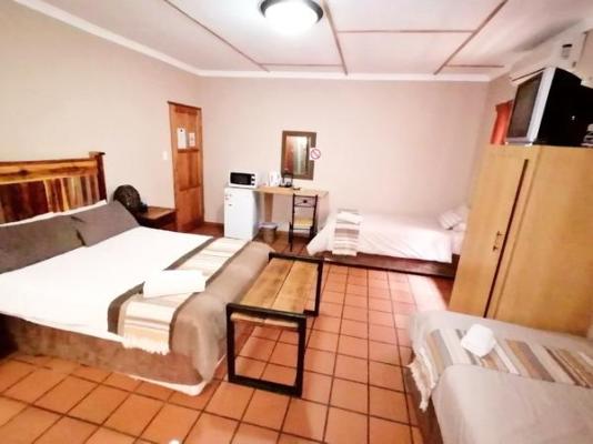 Kuruman Hotel - 198856