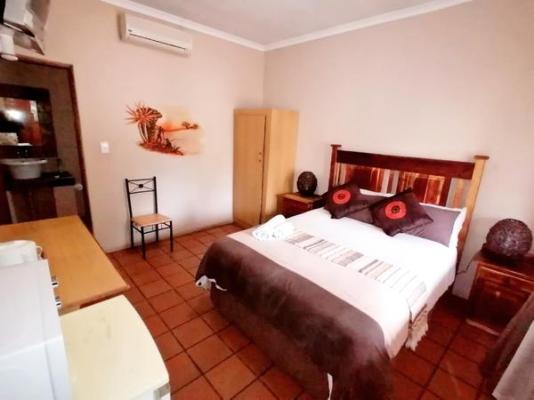 Kuruman Hotel - 198857