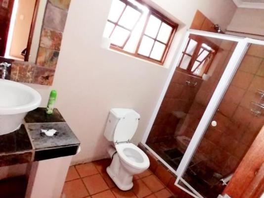 Room image 2