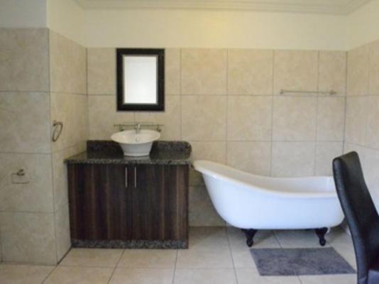 Room image 1