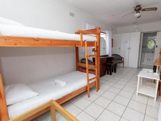 Room image 3