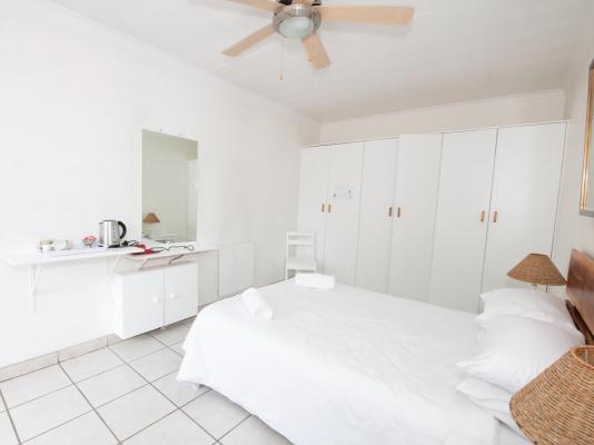 Room image 4