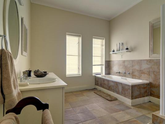 Room image 5