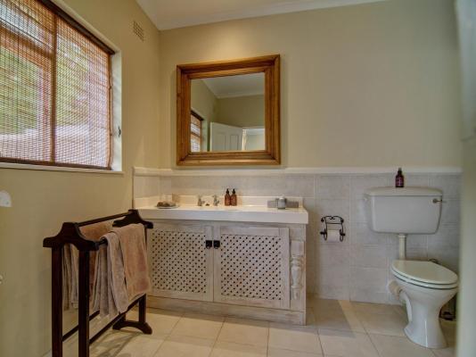 Room image 34