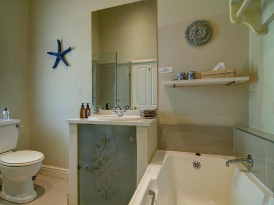 Room image 1