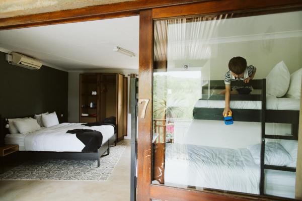 Room image 23
