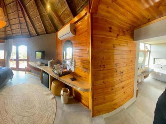 Room image 10