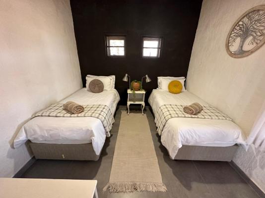 Room image 3