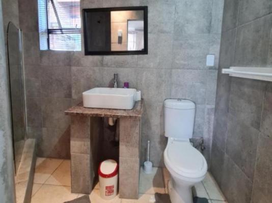 Room image 12