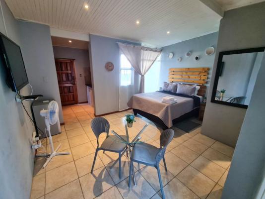 Mia Hills Guest House - 200080