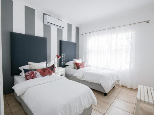 Room image 2