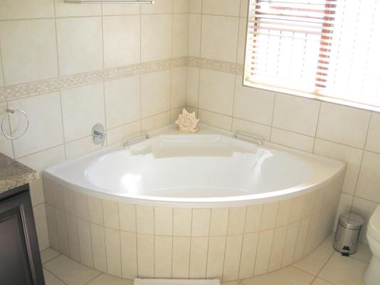 Room image 1