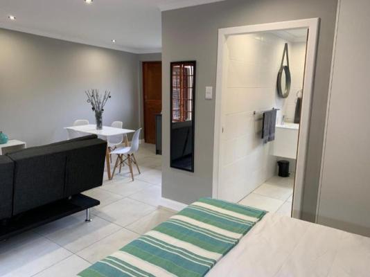 Room image 3
