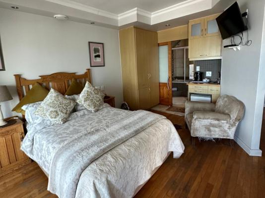 Room image 1