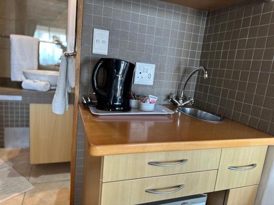 Room image 4