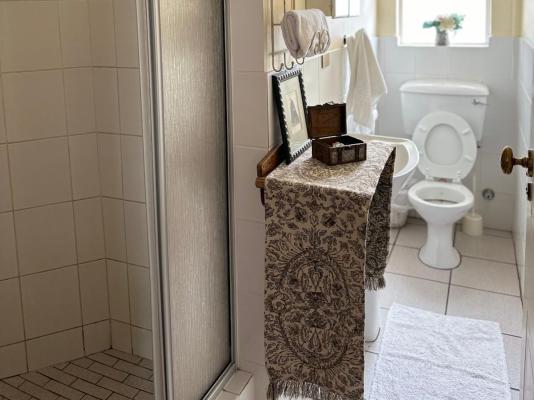 Room image 3