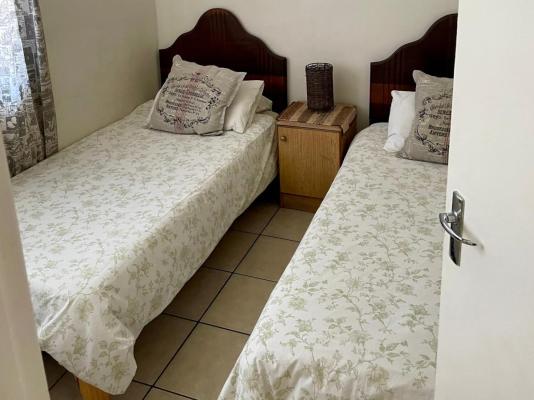 Room image 1
