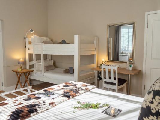Room image 1