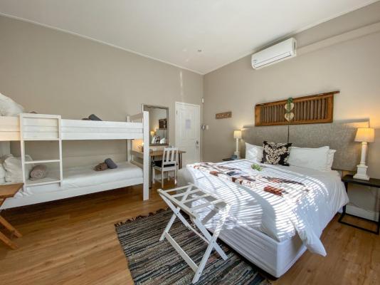 Room image 6
