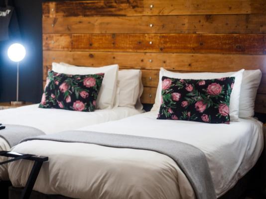 Room image 1
