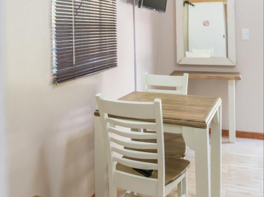 Room image 3