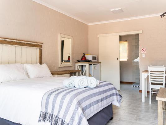Room image 4