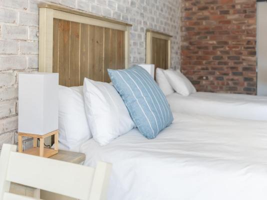 Room image 1