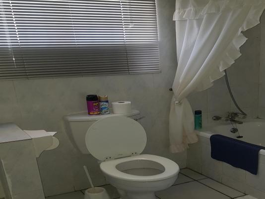 Room image 1