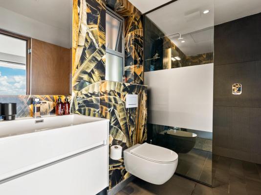 Room image 1