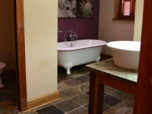 Room image 1