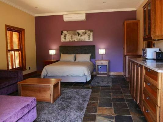 Room image 3