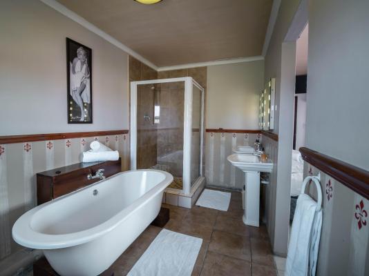 Room image 2